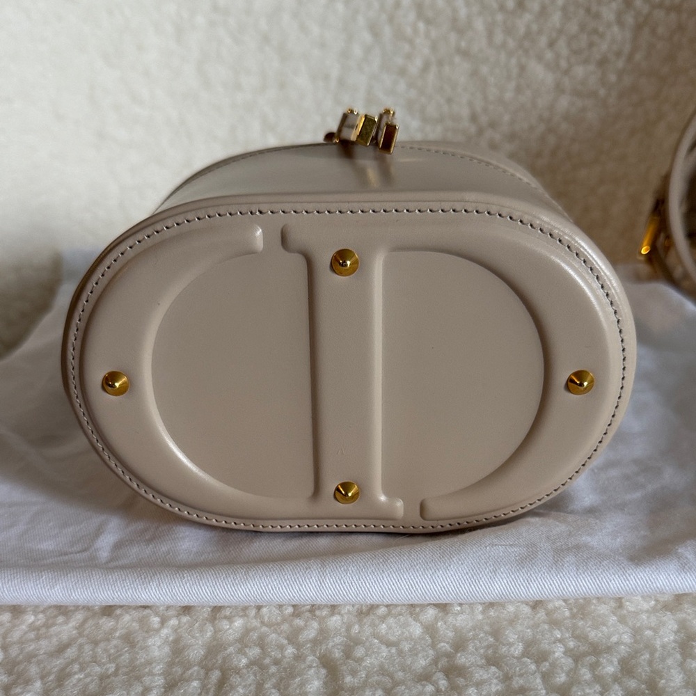 CD Signature Vanity Case - Picture 5 of 11